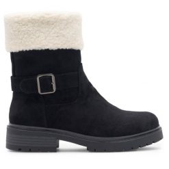 Botki Clara Barson. Czarne botki damskie Clara Barson, bez wzorów, bez obcasa, na płaskiej podeszwie, bez zapięcia. Za 169.99 zł.