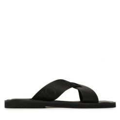 Klapki Emporio Armani. Czarne klapki męskie Emporio Armani, bez wzorów, bez zapięcia. Za 712.99 zł.