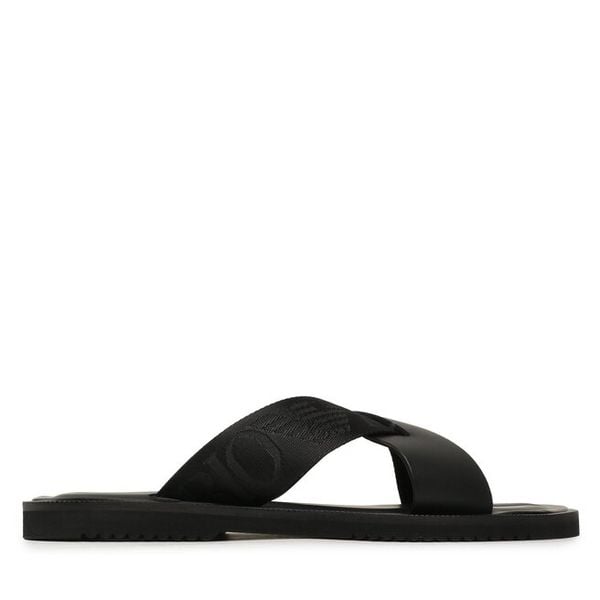 Klapki Emporio Armani. Czarne klapki męskie Emporio Armani, bez wzorów, bez zapięcia. Za 712.99 zł.