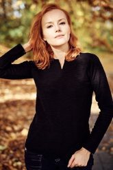 Bluzka Warkocz damska. Czarne bluzki damskie Hultaj Polski, l, bez wzorów, z bawełny, bez kołnierzyka, bez ramiączek. Za 189.00 zł.