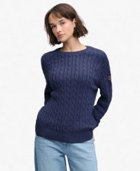 Superdry Luźny sweter w warkocze z bawełny organicznej – SOFT NAVY. Niebieskie swetry męskie Superdry, bez wzorów, z bawełny, eleganckie, bez kołnierzyka, bez ramiączek. Za 322.25 zł.