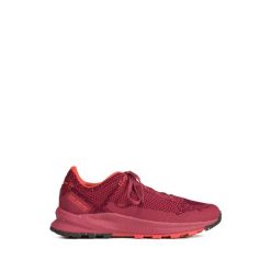 Buty turystyczne damskie Dolomite Carezza. Czerwone obuwie trekkingowe damskie Dolomite, bez zapięcia. W wyprzedaży za 300.00 zł.