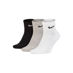 Skarpety do biegania unisex Everyday Cushion Ankle 3 Pary. Czarne skarpety męskie Nike, bez wzorów. Za 59.99 zł.