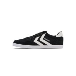 Buty sportowe dla dorosłych Hummel Slimmer stadil. Białe obuwie sportowe damskie Hummel, bez wzorów, bez zapięcia, trekkingowe. Za 280.00 zł.