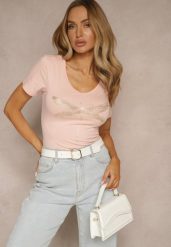 Różowy T-shirt z Bawełny Ozdobiony Cyrkoniową Ważką Ulioretia. Czerwone t-shirty damskie Renee, m, z aplikacjami, z bawełny, biznesowe, bez kołnierzyka, bez ramiączek. Za 34.99 zł.