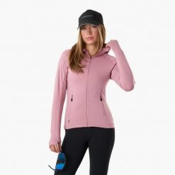 Bluza turystyka damska Swedemount Ultra Light Tech Midlayer Hood szybkoschnąca. Czerwone bluzy damskie SWEDEMOUNT, bez wzorów, bez ramiączek, bez kaptura. Za 249.99 zł.