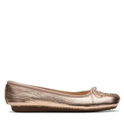 Baleriny Clarks. Żółte balerinki damskie Clarks, bez wzorów, bez obcasa, bez zapięcia. Za 319.99 zł.