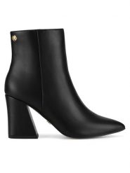 Nine West Botki WFA2869-1 Czarny. Czarne botki damskie Nine West, bez wzorów, ze skóry, bez obcasa, na słupku, bez zapięcia. Za 279.99 zł.