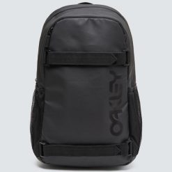 Plecak Miejski Oakley The Freshman Skate Backpack 20L. Czarne plecaki męskie Oakley, bez wzorów, sportowe. Za 224.99 zł.