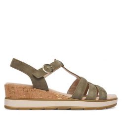 Sandały Caprice. Zielone sandały damskie Caprice, bez wzorów, bez obcasa, na koturnie, bez zapięcia. Za 339.99 zł.