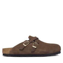 Klapki Birkenstock. Brązowe klapki damskie Birkenstock, bez wzorów, bez obcasa, bez zapięcia. Za 749.99 zł.