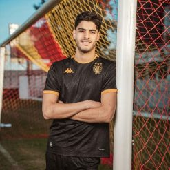 Maillot de gardien ES Tunis 2025/26. Czarne bluzy męskie Kappa, bez wzorów, sportowe, bez ramiączek, bez kaptura. W wyprzedaży za 339.70 zł.