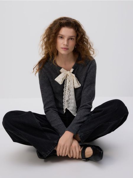 Kardigan z wiązaniem - ciemnoszary. Szare kardigany damskie Reserved, l, bez wzorów, z dzianiny, bez kołnierzyka. Za 139.99 zł.