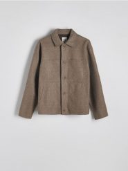 Krótka kurtka z kołnierzem - beżowy. Brązowe kurtki męskie Reserved, l, bez wzorów, z dzianiny, bez kaptura. W wyprzedaży za 89.99 zł.