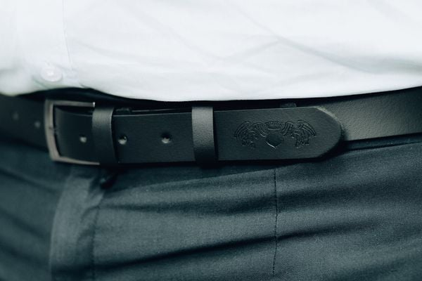 Beltimore Skórzany Pasek Męski Czarny Wąski E06 : Kolory - Czarny, Rozmiar Pasków - R.150-165 Cm. Czarne paski męskie eleganckie. Za 47.99 zł.