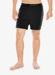Bokserki termoaktywne Patagonia Essential Boxers - black. Czarne bokserki męskie Patagonia, bez wzorów. Za 180.54 zł.