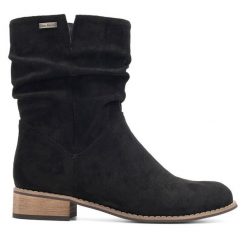 Botki Clara Barson. Czarne botki damskie Clara Barson, bez wzorów, bez obcasa, na płaskiej podeszwie, bez zapięcia. Za 139.99 zł.