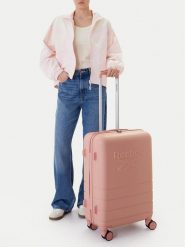 Reebok Walizka średnia CEO-RBK-WAL-011-M Różowy. Czerwone walizki damskie Reebok, bez wzorów, z tworzywa sztucznego, średnie. Za 299.99 zł.