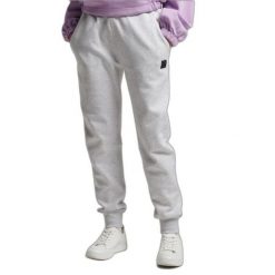 Spodnie turystyczne damskie Superdry Code Tech. Szare spodnie dresowe damskie Superdry, na lato, bez wzorów, z bawełny, eleganckie, trekkingowe. W wyprzedaży za 145.00 zł.
