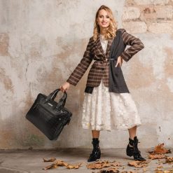 Torba skórzana elegancka croco laptop 15. Czarne torby na laptopa damskie bez wzorów, ze skóry. Za 399.99 zł.