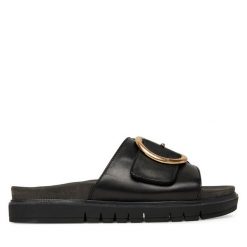 Klapki Tamaris. Czarne klapki damskie Tamaris, bez wzorów, bez obcasa, bez zapięcia. Za 219.99 zł.