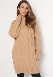 Beżowy Luźny Sweter w Warkoczykowy Splot Sentlia. Brązowe swetry nierozpinane damskie Born2be, bez wzorów, ze splotem, bez kołnierzyka, bez ramiączek. Za 189.99 zł.