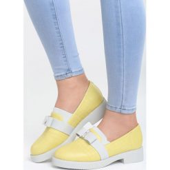 Żółte Półbuty White Phoenix. Białe półbuty damskie Born2be, z aplikacjami, bez obcasa, bez zapięcia. Za 39.99 zł.