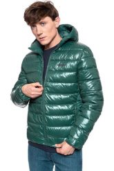 KURTKA ZIMOWA WRANGLER PUFFER JACKET PINE W4A0XTG01 112129061. Zielone kurtki męskie Wrangler, na zimę, m, bez wzorów, z puchu, bez kaptura. W wyprzedaży za 129.99 zł.