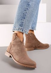 Brązowe Płaskie Botki Ażurowe w Stylu Boho Revalira. Brązowe botki damskie Born2be, w ażurowe wzory, z satyny, biznesowe, bez obcasa, na płaskiej podeszwie, bez zapięcia. Za 149.99 zł.