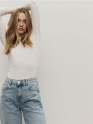 Jeansy balloon z efektem sprania - niebieski. Niebieskie jeansy damskie Reserved, bez wzorów, z bawełny. W wyprzedaży za 109.99 zł.