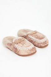 Klapki damskie skórzane Winter Bio Slide MOU. Klapki damskie Mou, bez wzorów, bez obcasa, bez zapięcia. W wyprzedaży za 510.30 zł.