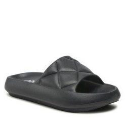 Klapki ONLY Shoes. Czarne klapki damskie ONLY Shoes, bez wzorów, bez obcasa, bez zapięcia. Za 69.99 zł.
