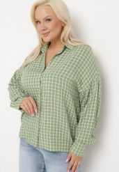 Zielona Bawełniana Koszula z Długim Rękawem i Trójkątnym Dekoltem Zapinana na Guziki Tesapaula. Zielone koszule damskie Born2be, plus size, bez wzorów, z bawełny, eleganckie, bez kołnierzyka, bez ramiączek. Za 49.99 zł.