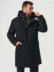 Kurtka parka z kapturem - czarny. Czarne kurtki męskie Sinsay, l, bez wzorów, bez kołnierzyka, z kapturem. Za 199.99 zł.