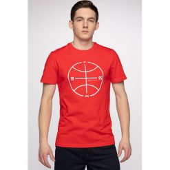 T-shirt męski TSM234 - czerwony. Czerwone t-shirty męskie 4F, m, bez wzorów, bez kołnierzyka, bez ramiączek. W wyprzedaży za 29.99 zł.