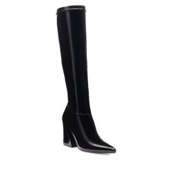 Kozaki Nine West. Czarne kozaki damskie Nine West, bez wzorów, bez obcasa, na słupku, bez zapięcia. Za 329.99 zł.