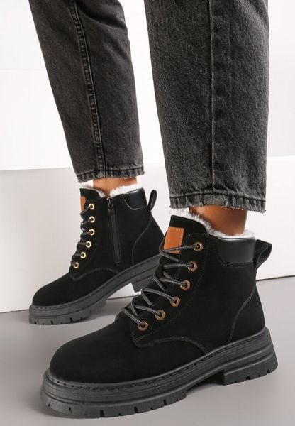 Czarne Trapery Botki Mocno Ocieplone Sztucznym Futerkiem Sedonna. Czarne trapery damskie Renee, z jeansu, bez zapięcia. Za 69.99 zł.