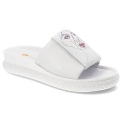 Białe Klapki Armodo Stylowe Obuwie Damskie. Białe klapki damskie Armodo, na lato, z aplikacjami, z materiału, eleganckie, bez obcasa, bez zapięcia. Za 239.00 zł.