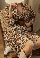 Brązowo-Beżowa Sukienka Z Paskiem Phaenala. Brązowe sukienki damskie Born2be, l, bez wzorów, z zamszu, klasyczne, bez kołnierzyka, bez ramiączek, maxi. Za 139.99 zł.