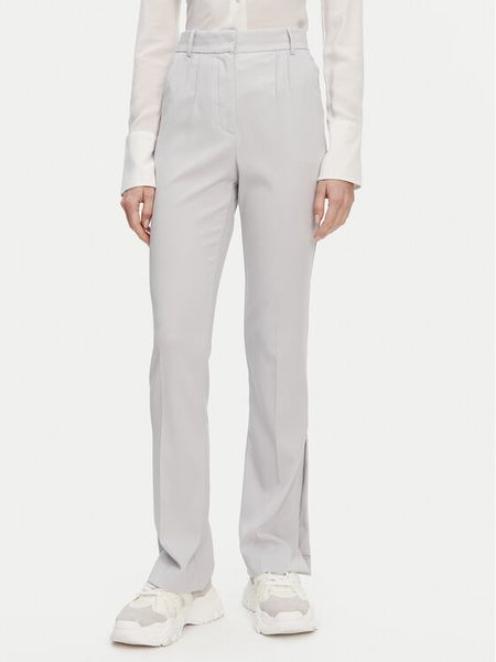 Patrizia Pepe Spodnie materiałowe 8P0677 A6F5 S702 Szary Regular Fit. Szare spodnie materiałowe damskie Patrizia Pepe, bez wzorów, z materiału. Za 689.99 zł.
