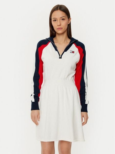 Tommy Jeans Sukienka codzienna DW0DW19467 Kolorowy Regular Fit. Sukienki damskie Tommy Jeans, na co dzień, m, bez wzorów, z bawełny, bez kołnierzyka, bez ramiączek, proste. Za 339.99 zł.