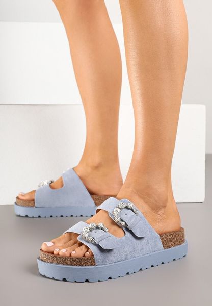Niebieskie Klapki na Platformie z Korka Ozdobione Cyrkoniami Orrisca. Niebieskie klapki damskie Renee, na lato, bez wzorów, z jeansu, bez obcasa, na platformie, bez zapięcia. Za 99.99 zł.