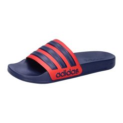 Klapki męskie basenowe Adidas ADILETTE. Czerwone klapki męskie Adidas, bez wzorów, z materiału, bez zapięcia. Za 133.50 zł.