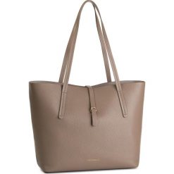 Torebka COCCINELLE - EC5 Dione E1 EC5 11 01 01 Taupe N75. Brązowe shopperki damskie Coccinelle, bez wzorów, ze skóry, duże, bez dodatków. W wyprzedaży za 799.00 zł.