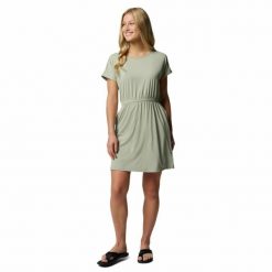 Sukienka techniczna z krótkim rękawem Columbia Chill River SS Dress. Zielone sukienki damskie Columbia, m, bez wzorów, sportowe, bez kołnierzyka, bez ramiączek, mini, sportowe. Za 169.99 zł.