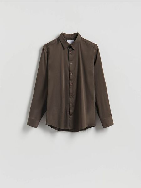 Gładka koszula slim fit - brązowy. Brązowe koszule męskie Reserved, l, bez wzorów, z bawełny, bez kołnierzyka, bez ramiączek. Za 129.99 zł.