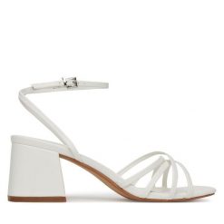 Sandały JENNY. Białe sandały damskie Jenny, bez wzorów, bez obcasa, na słupku, bez zapięcia. Za 119.99 zł.