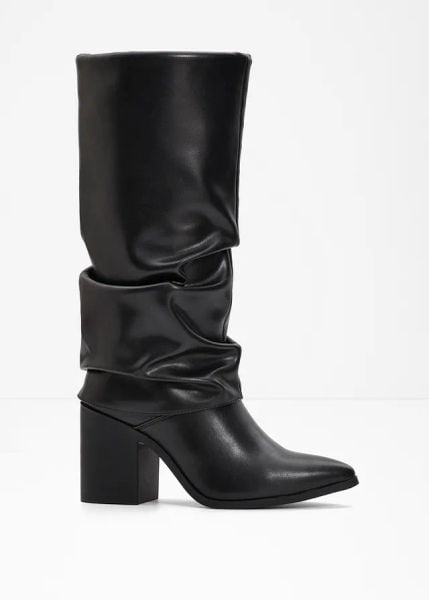 Kozaki. Czarne kozaki damskie bonprix, bez wzorów, bez obcasa, bez zapięcia. Za 249.99 zł.