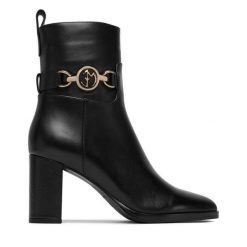 Botki Eva Minge. Czarne botki damskie Eva Minge, bez wzorów, bez obcasa, na słupku, bez zapięcia. Za 579.99 zł.