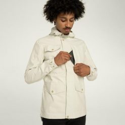 Undyed Pocket Rain Jacket Urban Outdoor Men. Białe trekkingi męskie AGU, z materiału, bez zapięcia. Za 448.25 zł.